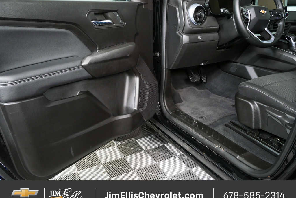 Used 2024 Chevrolet Colorado LT w/ LT Convenience Package RWD image 4