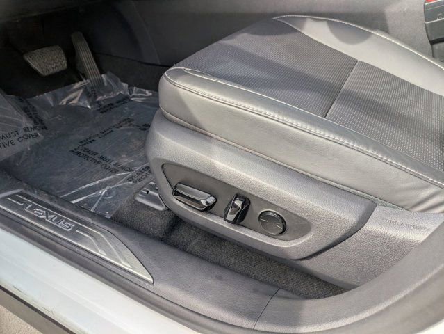 Used 2025 Lexus RX 350 w/ Convenience Package image 16