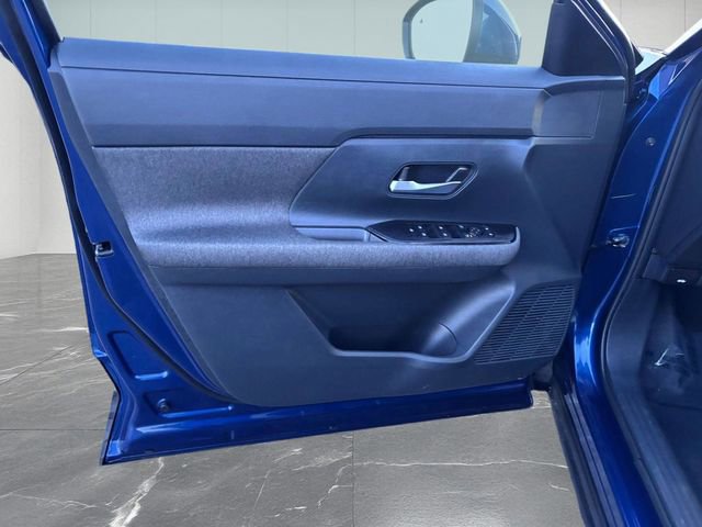 Used 2025 Nissan Kicks SV image 17