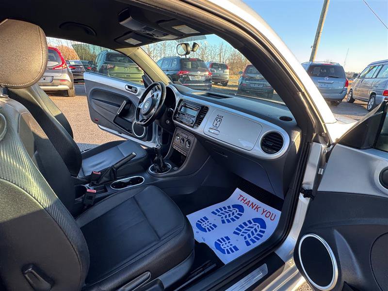 Used 2012 Volkswagen Beetle 2.5 image 33