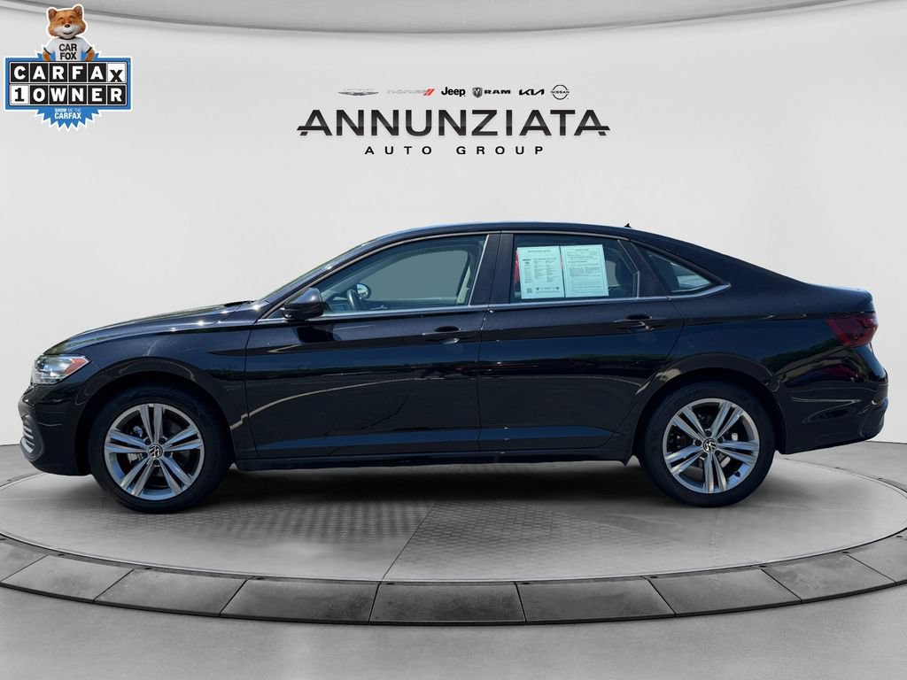 Used 2024 Volkswagen Jetta SE FWD image 2