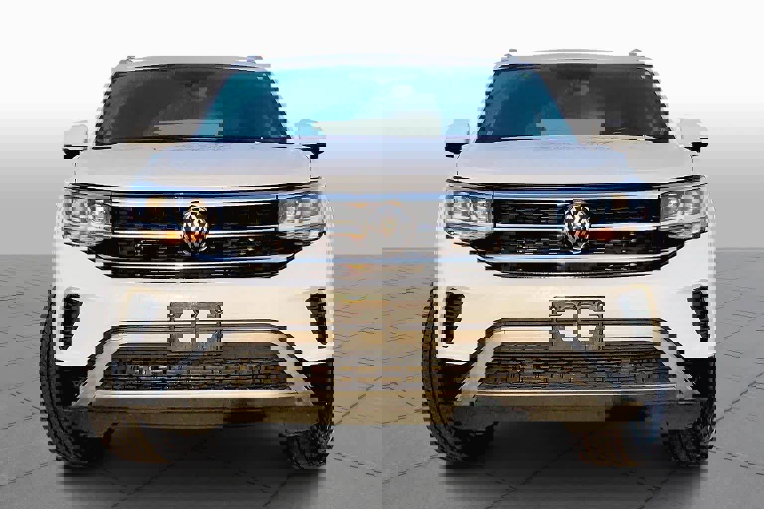 Used 2022 Volkswagen Atlas Cross Sport SE image 3