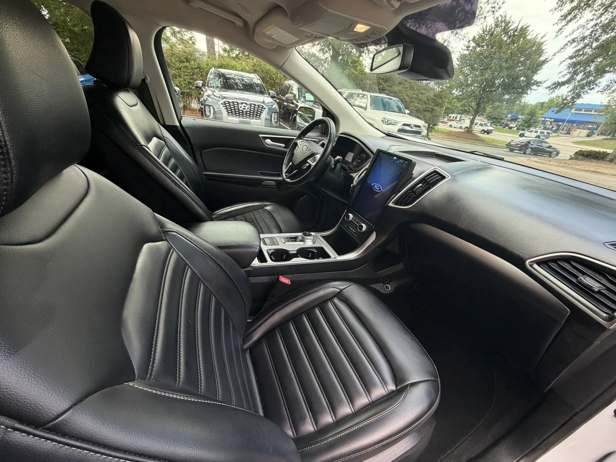 Used 2024 Ford Edge SEL AWD/4WD image 10