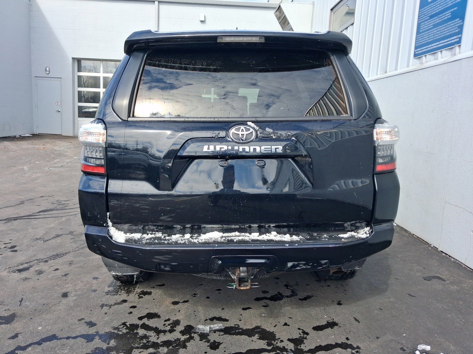 Used 2022 Toyota 4Runner SR5 AWD/4WD image 8