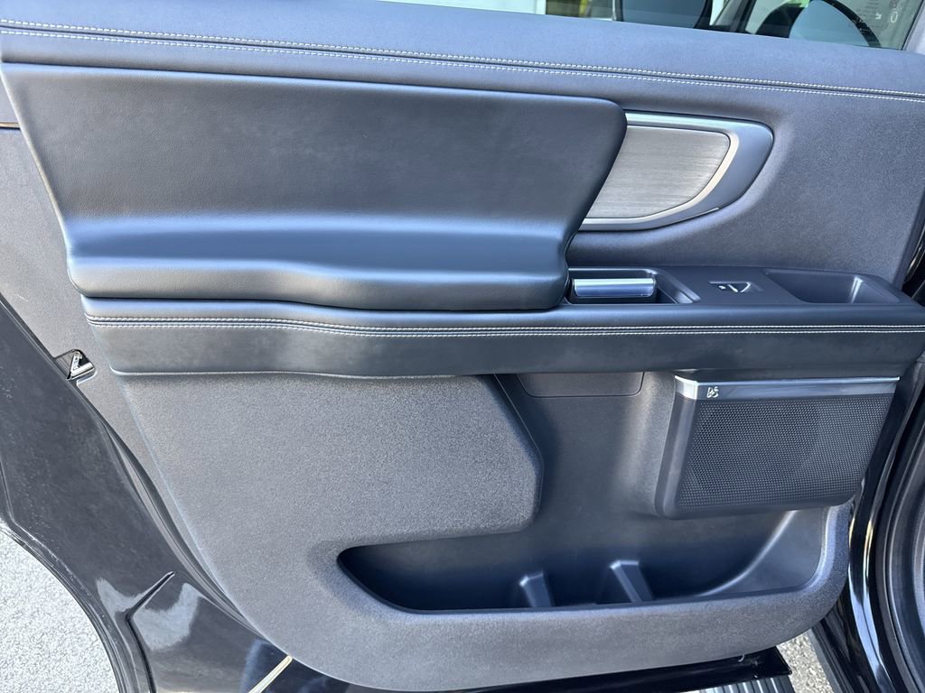 Used 2025 Ford Expedition Max Platinum image 22