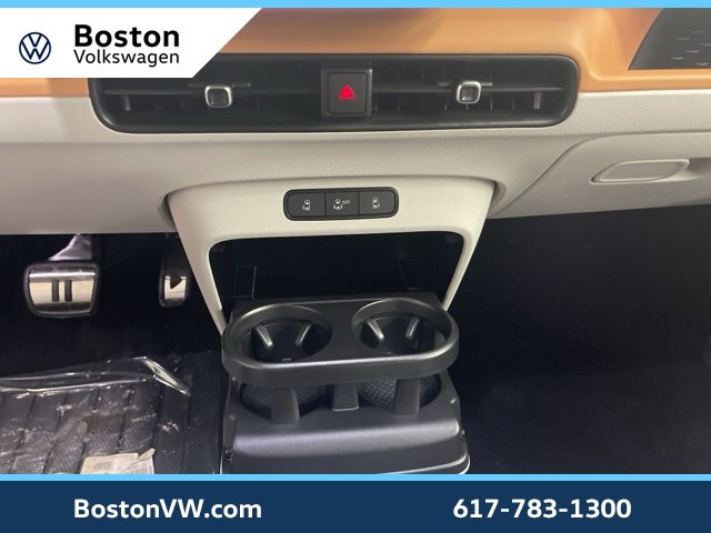 New 2025 Volkswagen ID. Buzz 1st Edition image 13