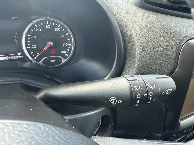 Used 2023 Jeep Renegade Trailhawk AWD/4WD image 33