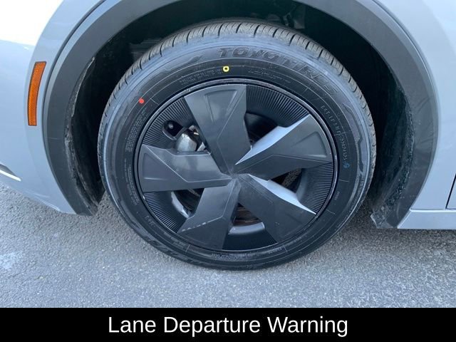 Used 2023 Toyota Prius LE image 10