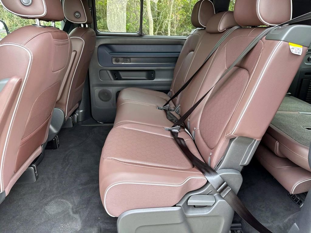 New 2025 Volkswagen ID. Buzz Pro S image 23