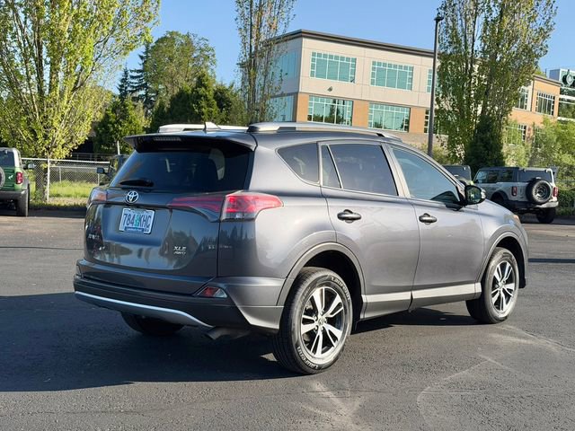 Used 2017 Toyota RAV4 XLE AWD/4WD image 3