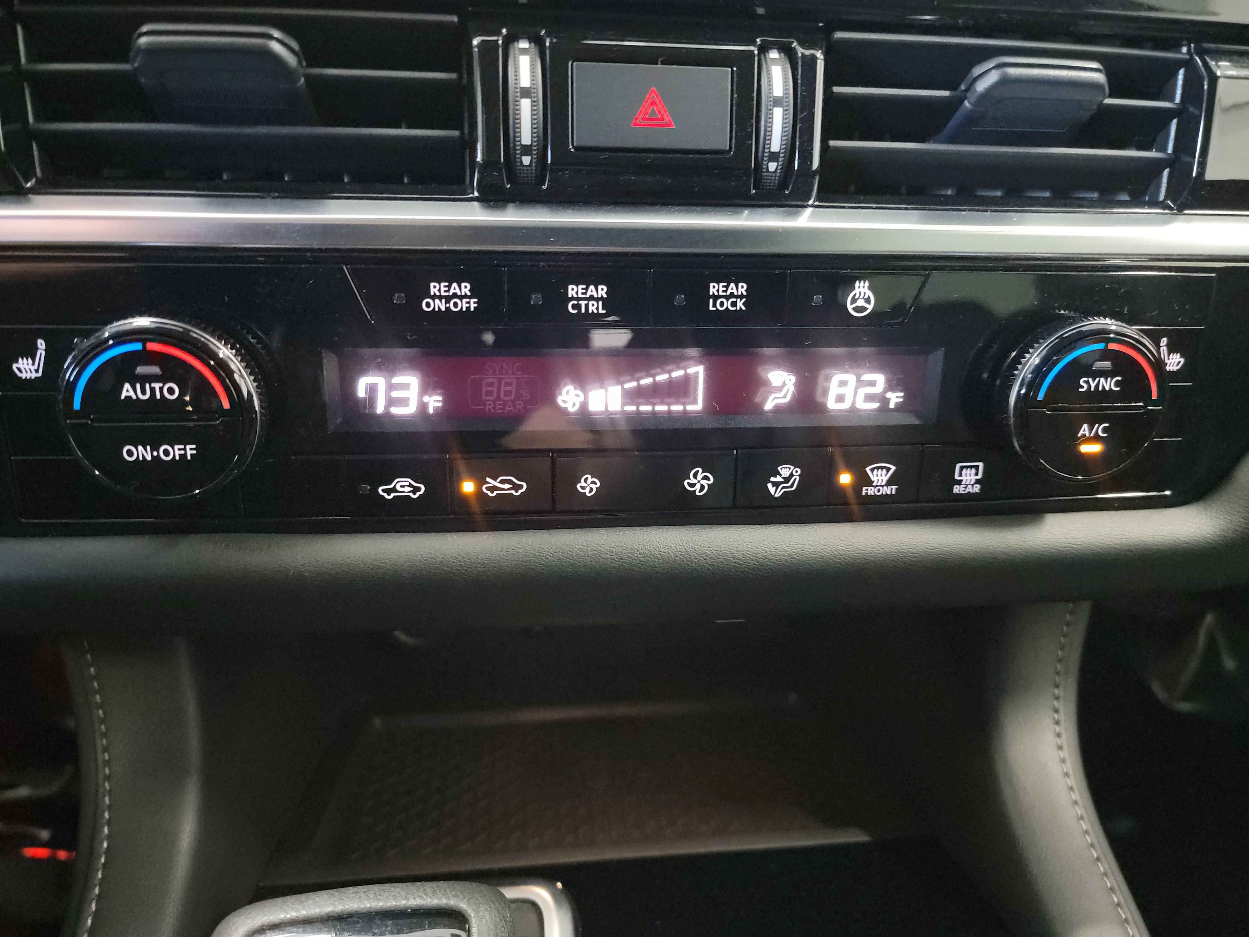 Used 2024 Nissan Pathfinder SL AWD/4WD image 21