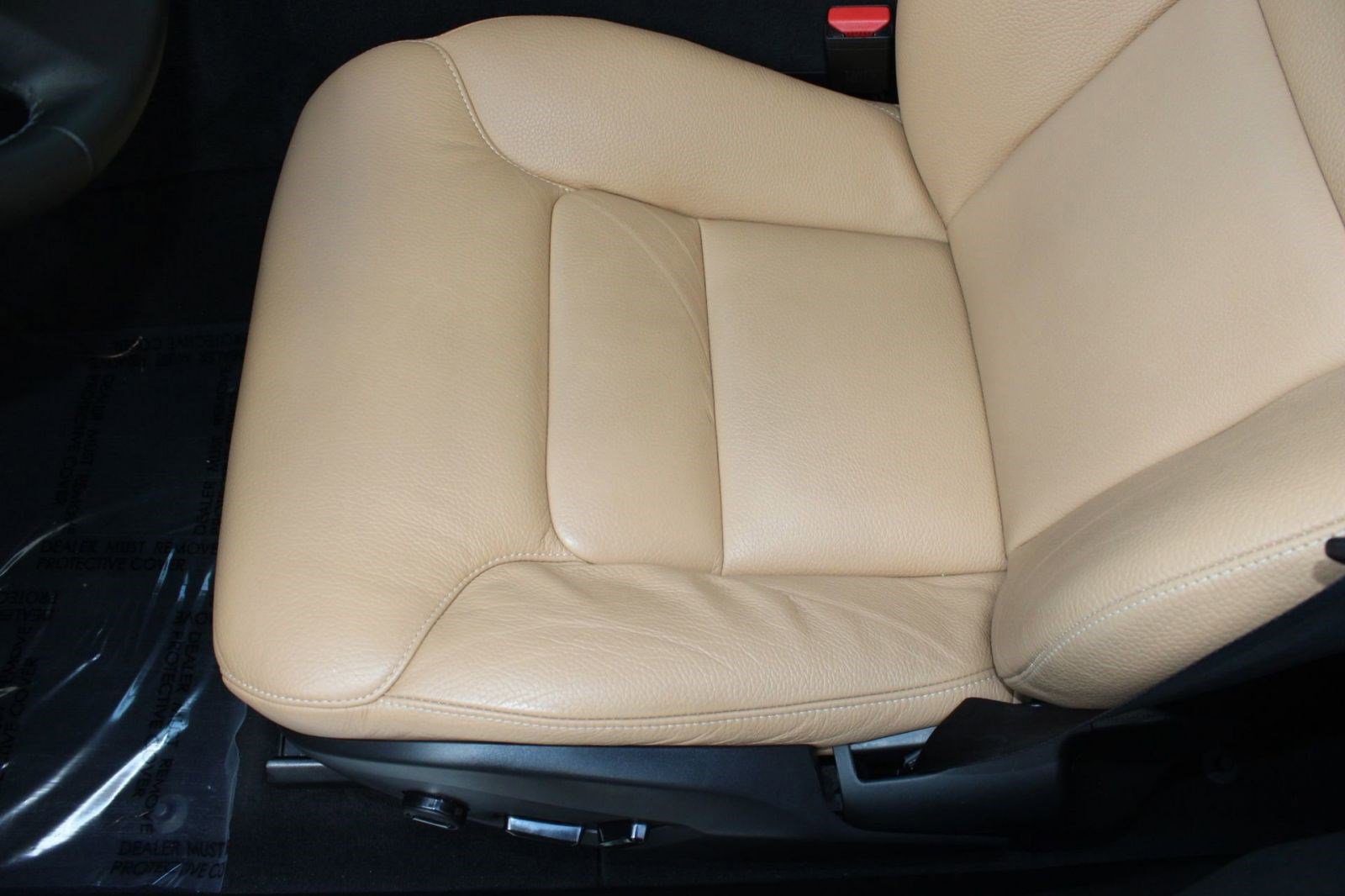 Used 2020 Volvo XC60 T5 Momentum w/ Protection Package Premier image 14