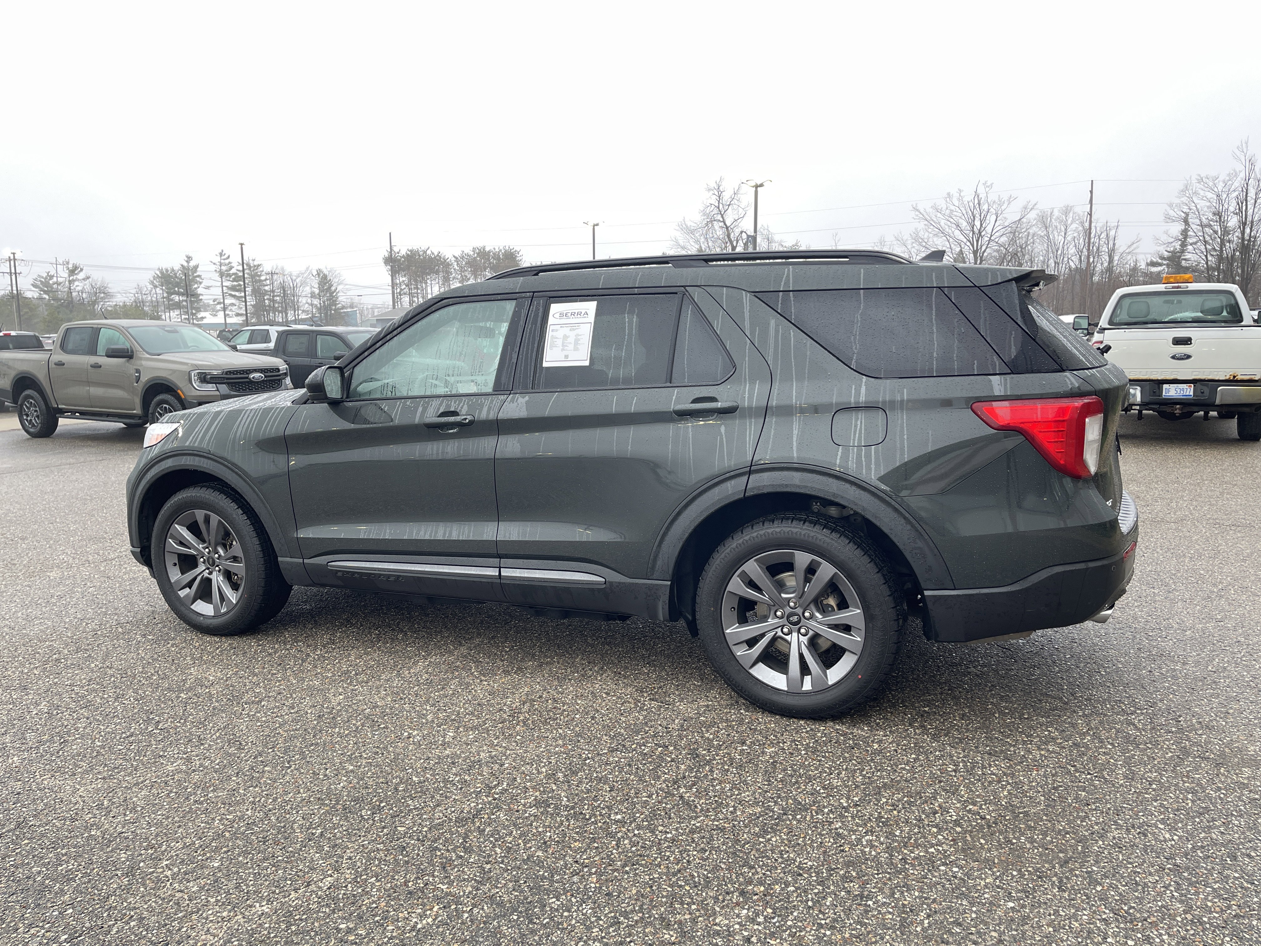 Used 2022 Ford Explorer XLT w/ Equipment Group 202A AWD/4WD image 5
