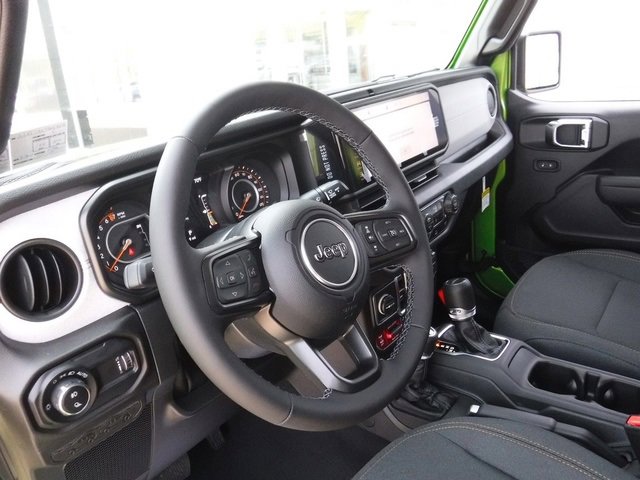 New 2025 Jeep Gladiator Willys image 15