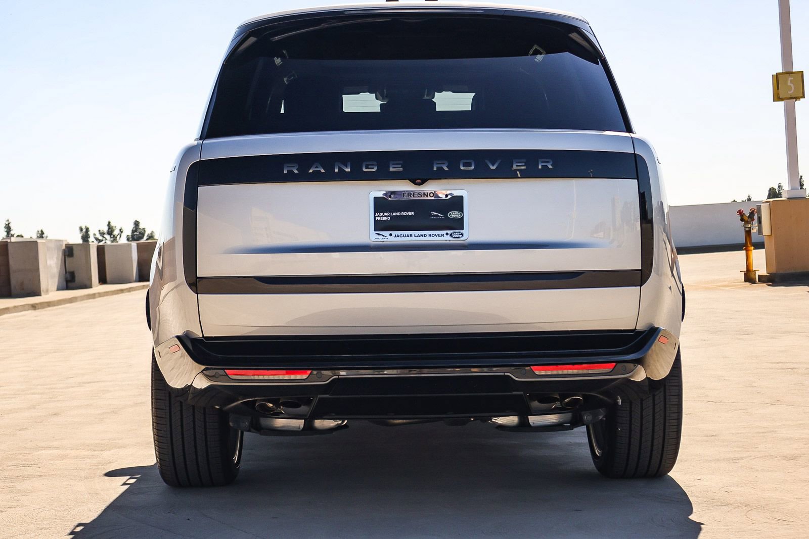 New 2025 Land Rover Range Rover SE image 6