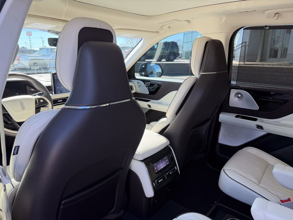 Certified 2023 Lincoln Aviator Black Label image 14