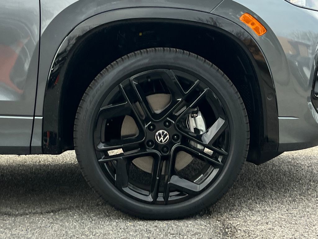 New 2026 Volkswagen Tiguan SE R-Line AWD/4WD image 8
