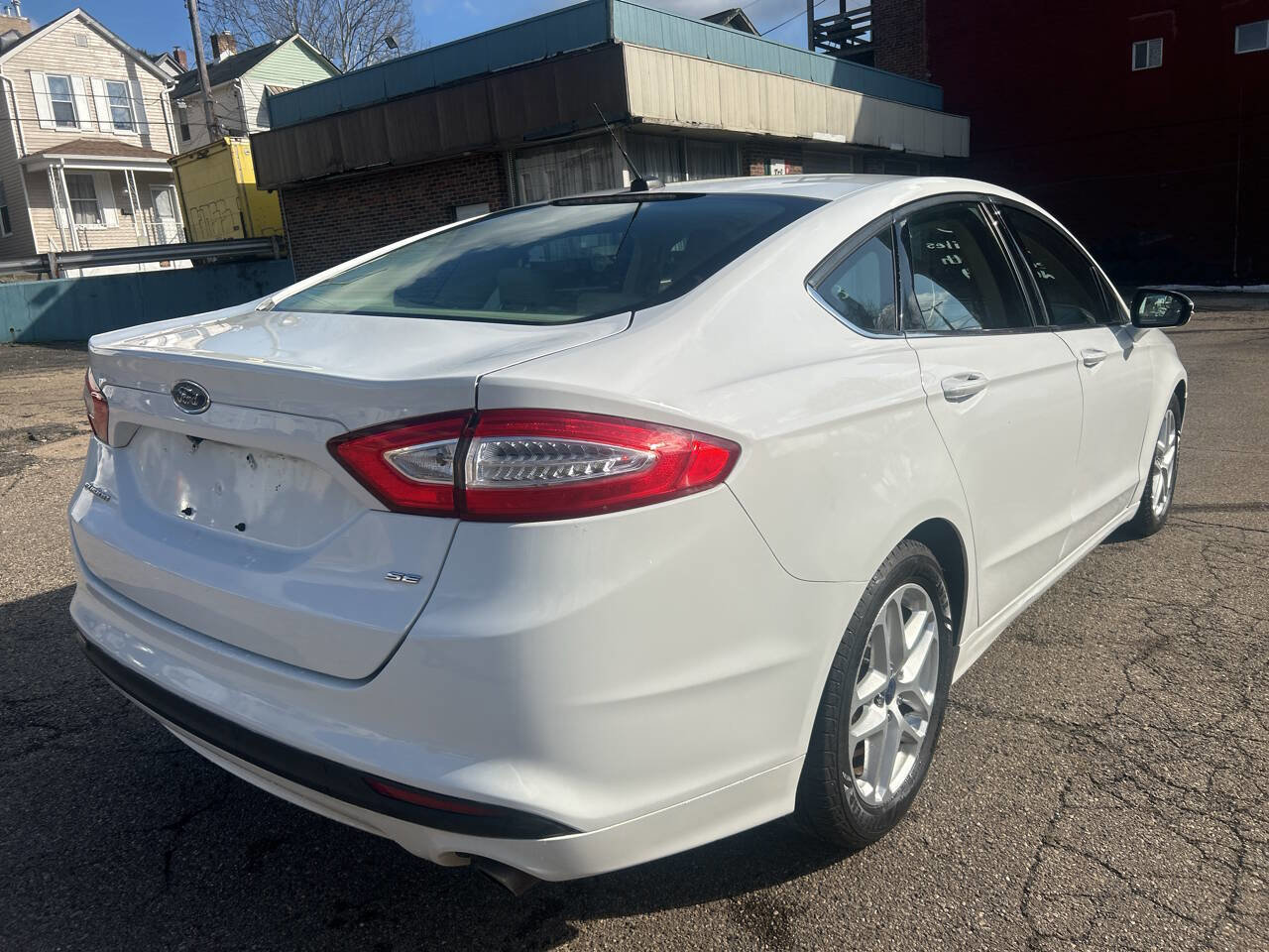 Used 2015 Ford Fusion SE image 6