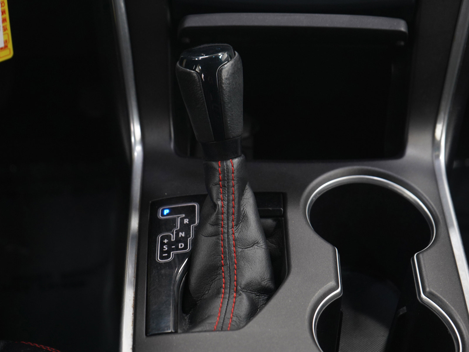 Used 2015 Toyota Camry SE FWD image 17