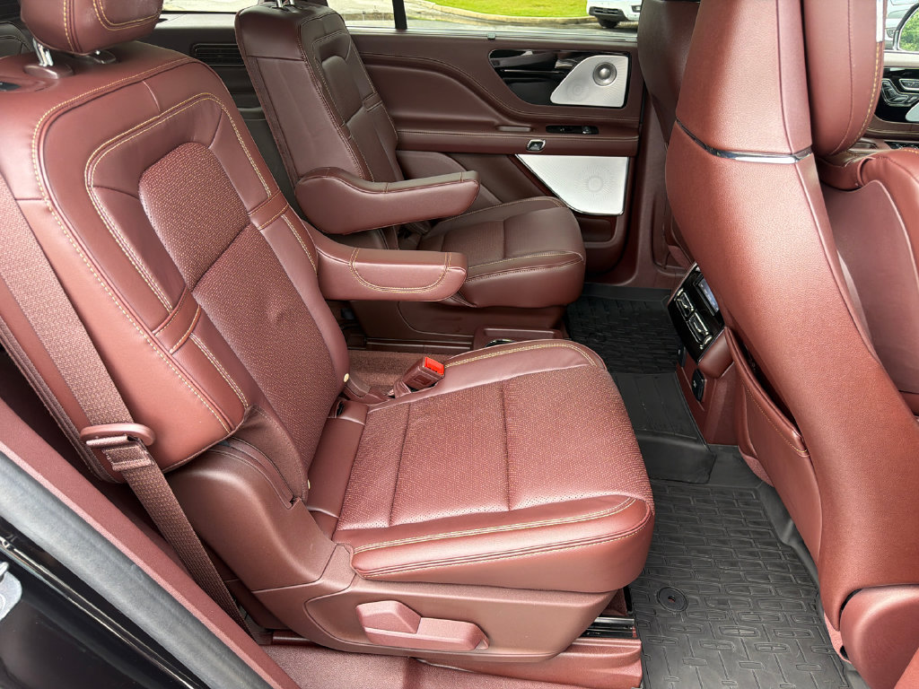 Used 2024 Lincoln Aviator Black Label AWD/4WD image 15