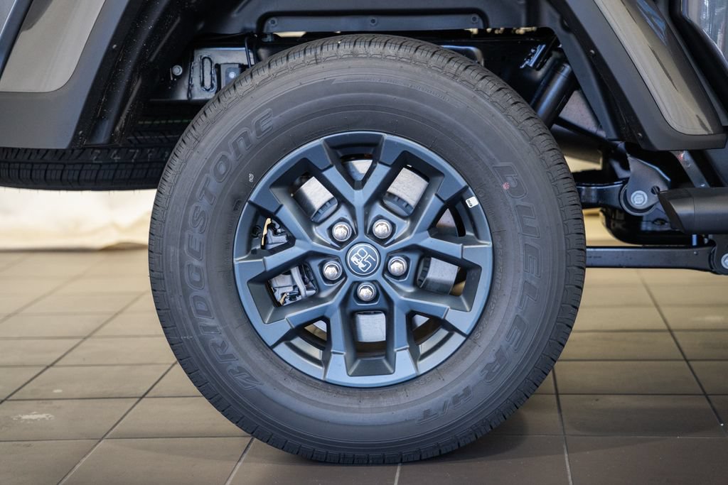 New 2026 Jeep Gladiator Sport AWD/4WD image 18