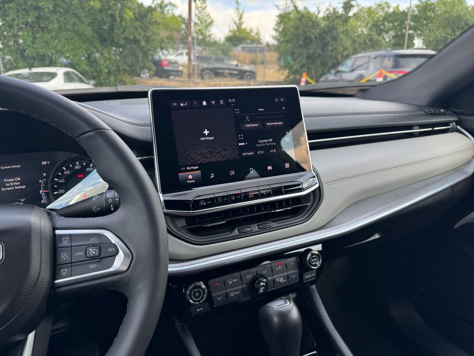 Used 2025 Jeep Compass Limited image 17