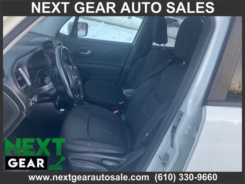 Used 2017 Jeep Renegade Altitude image 9