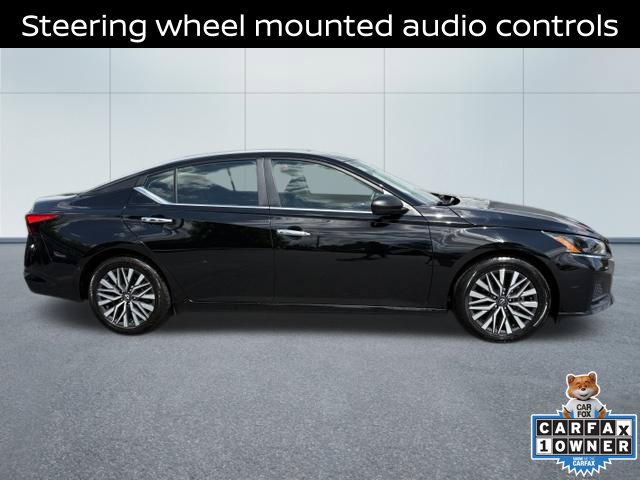 Used 2025 Nissan Altima 2.5 SV FWD image 2