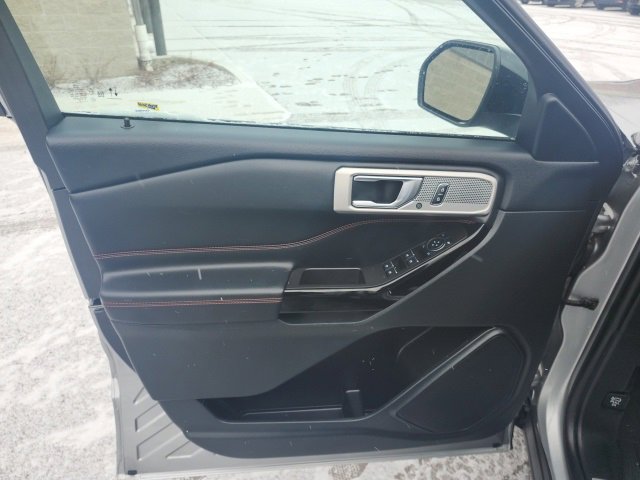 Certified 2024 Ford Explorer ST-Line w/ Class IV Trailer Tow Package image 18