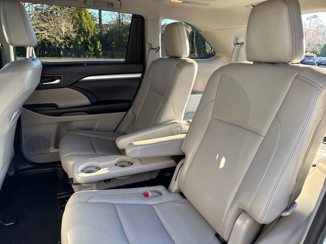 Used 2017 Toyota Highlander XLE image 21