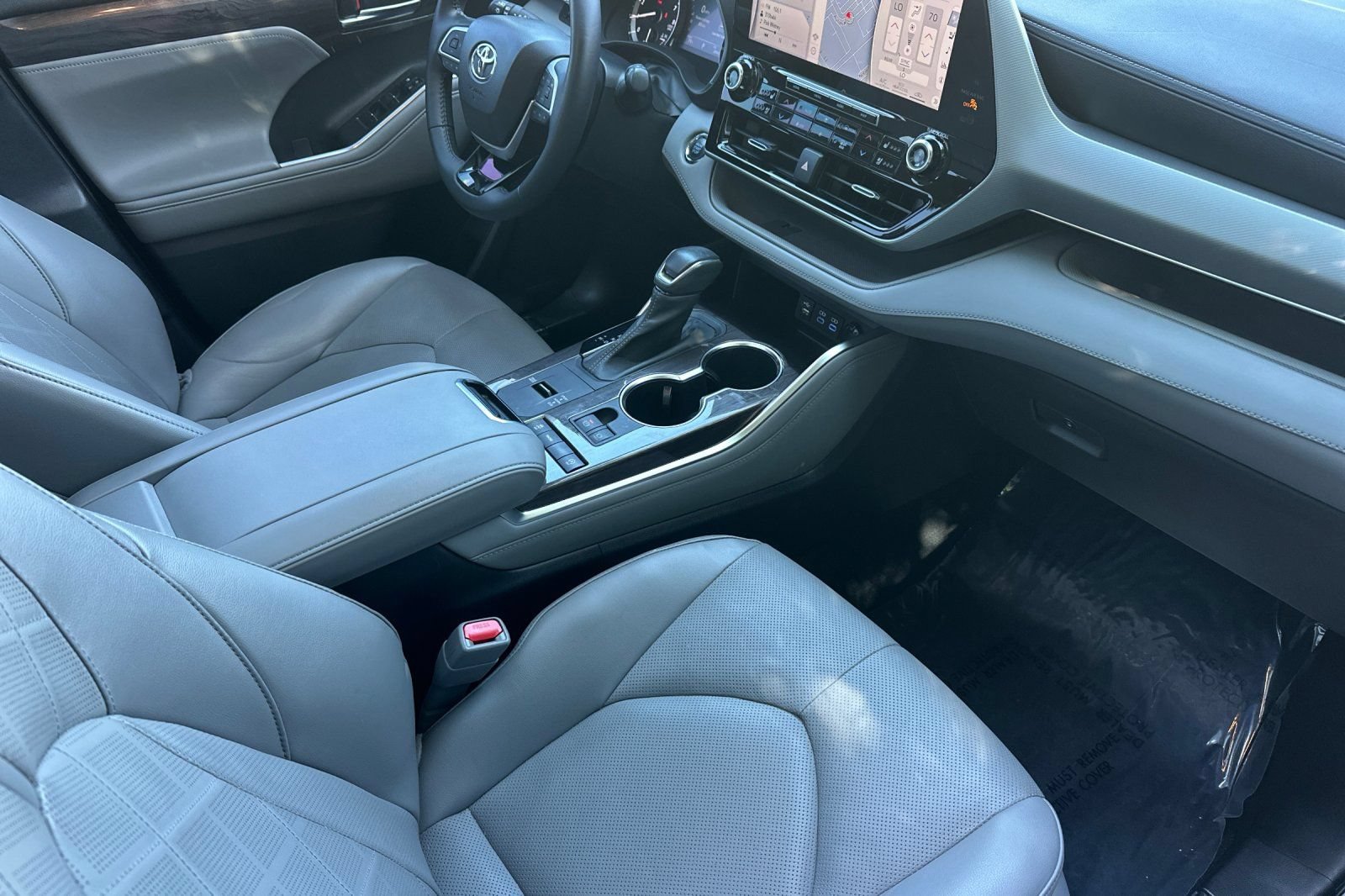 Used 2022 Toyota Highlander Platinum FWD image 17
