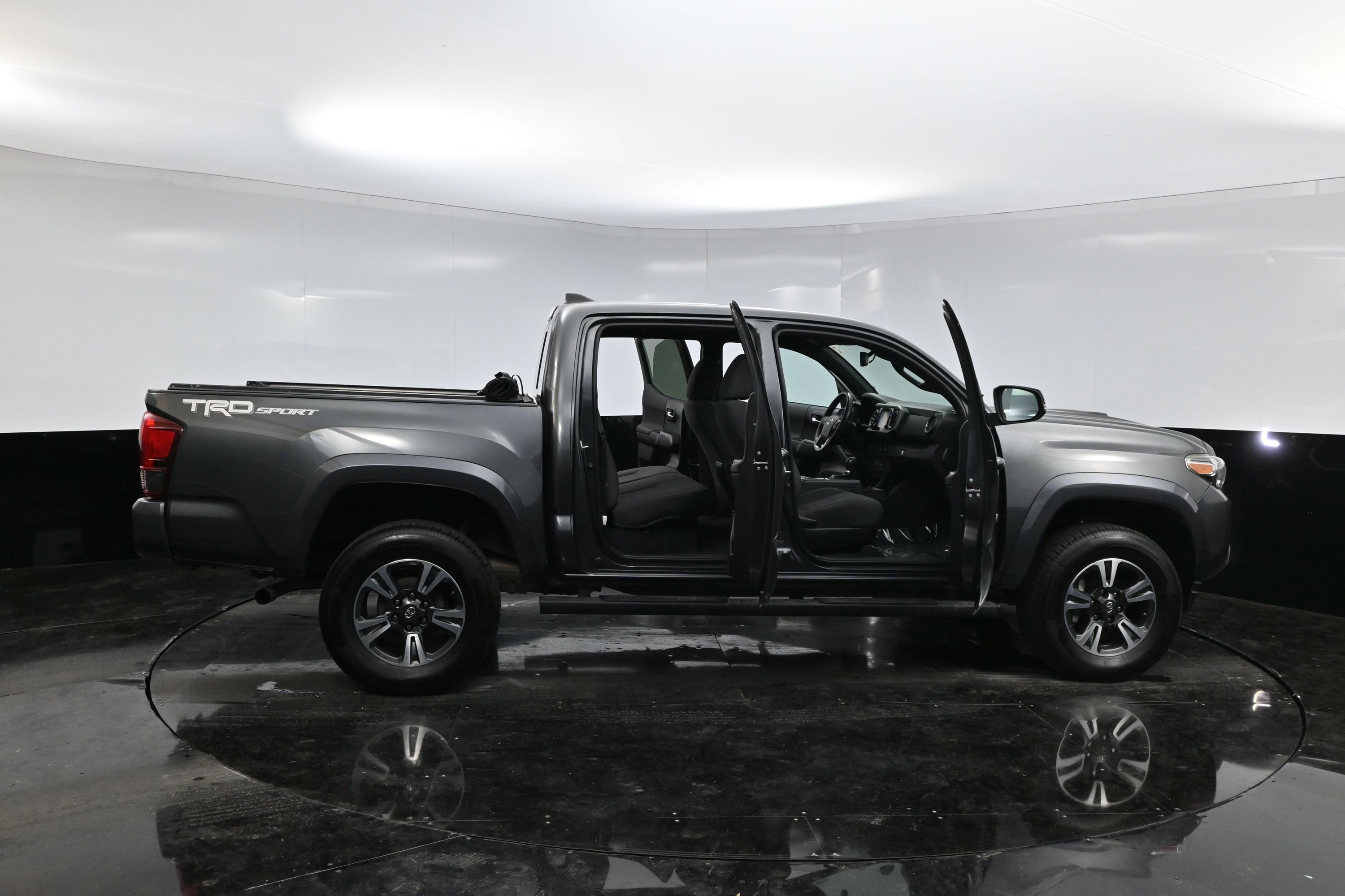 Used 2019 Toyota Tacoma SR5 image 39