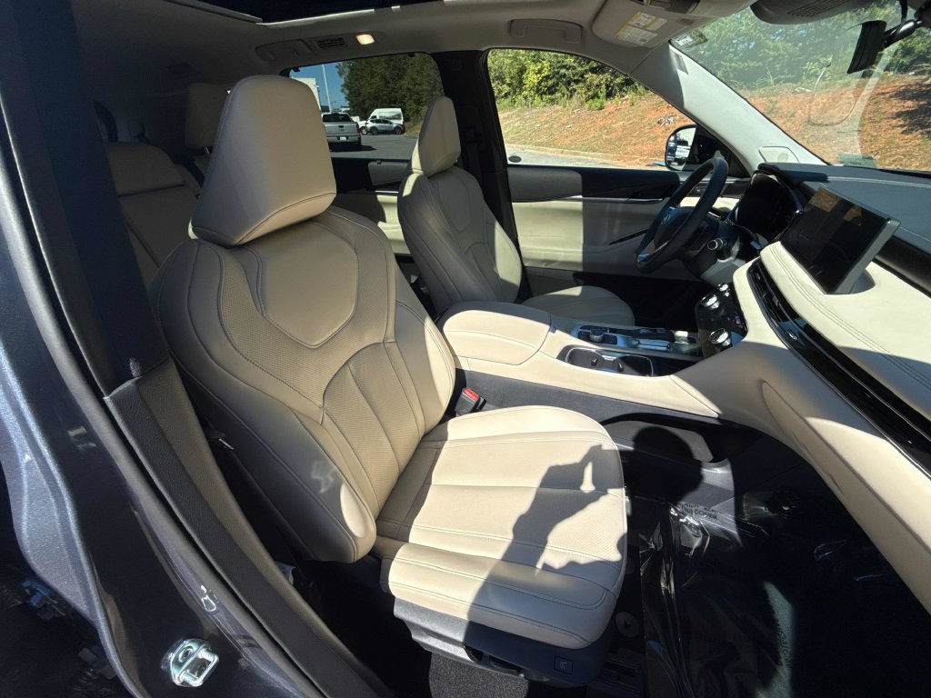 Used 2023 INFINITI QX60 Sensory w/ Cargo Package AWD/4WD image 26