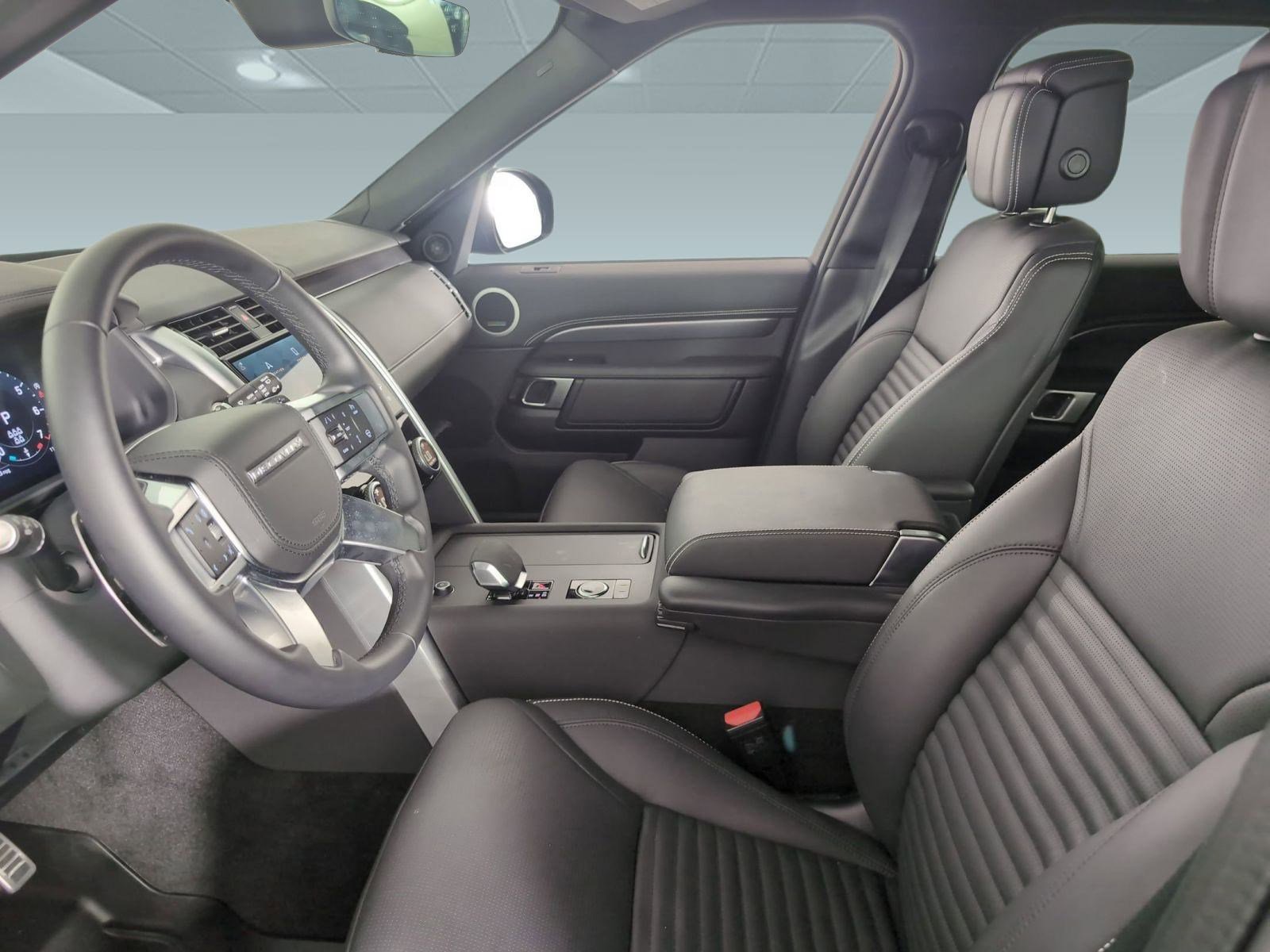 Certified 2025 Land Rover Discovery Metropolitan Edition image 20