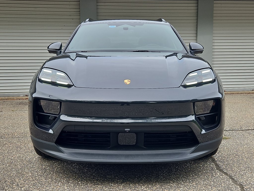 Certified 2026 Porsche Macan 4 Electric AWD/4WD image 10