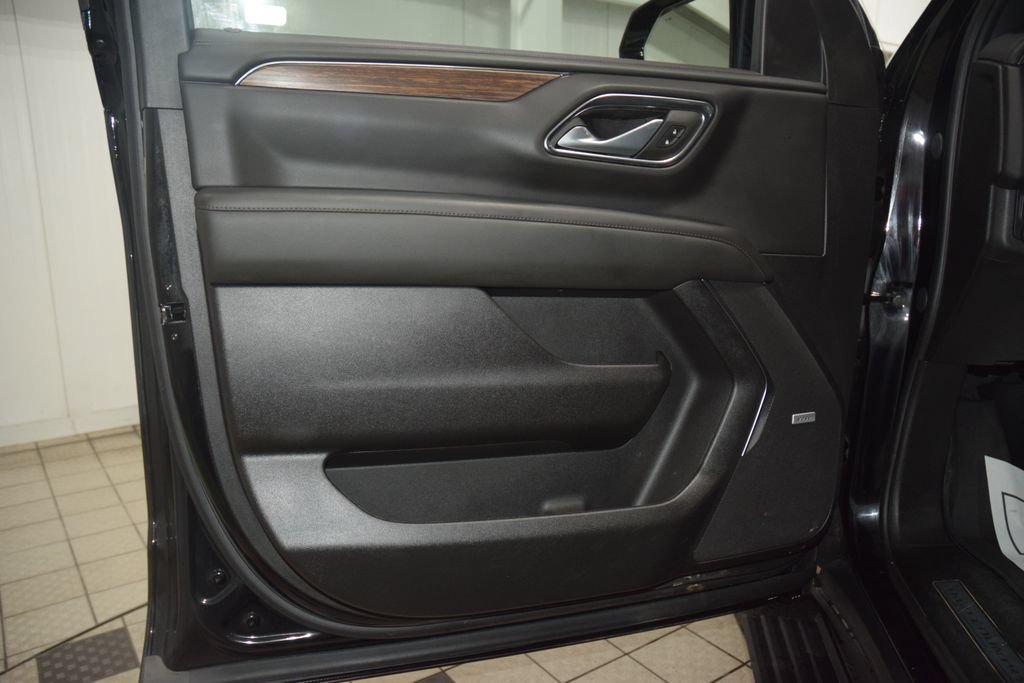 Used 2024 Chevrolet Tahoe High Country w/ Premium Package AWD/4WD image 45