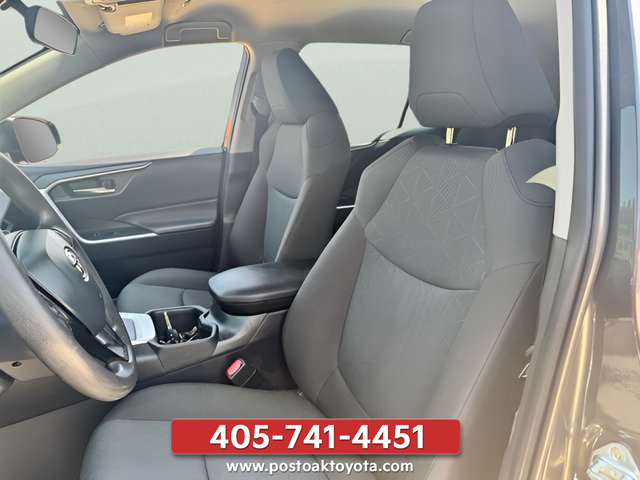 Used 2025 Toyota RAV4 XLE FWD image 15