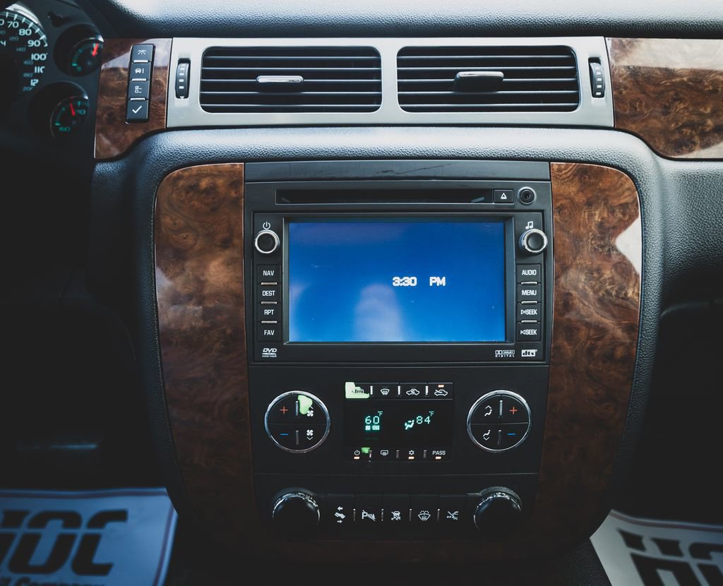 Used 2008 Chevrolet Avalanche LTZ w/ LTZ Preferred Equipment Group AWD/4WD image 5