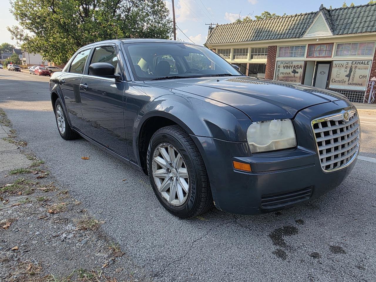 Used 2008 Chrysler 300 LX RWD image 7