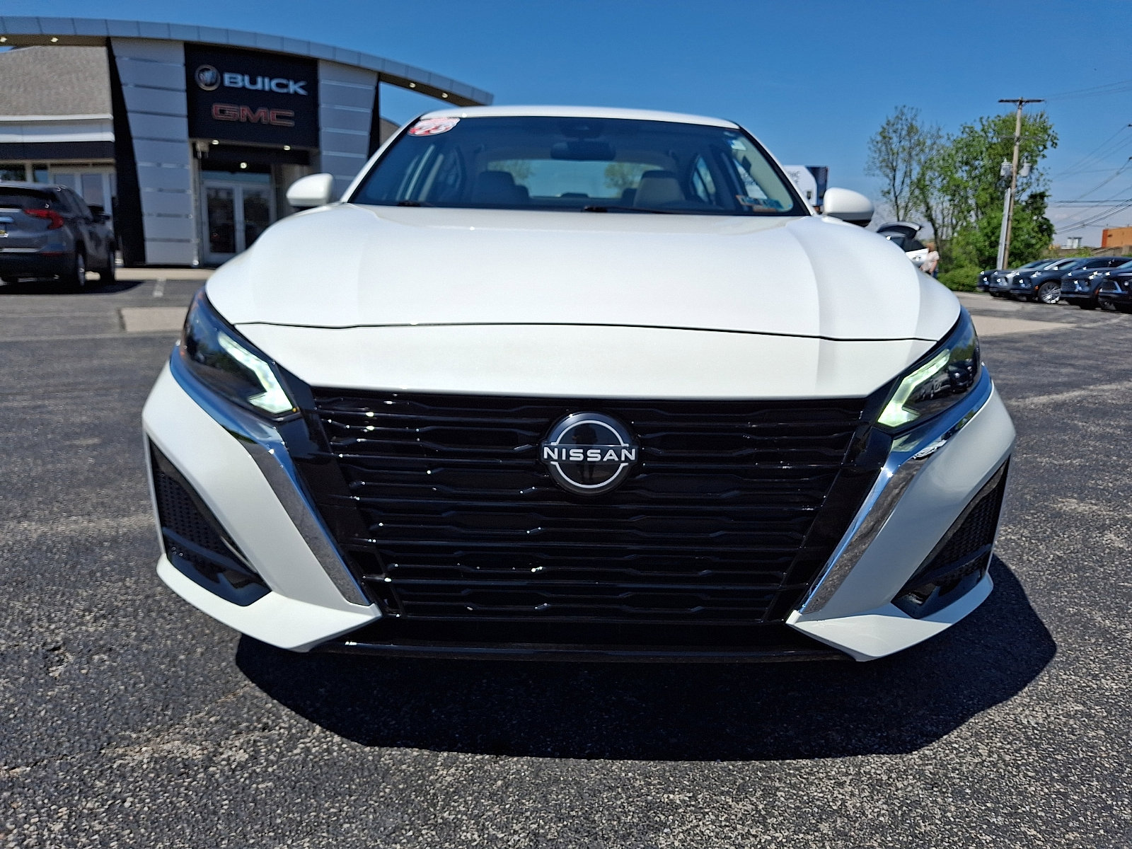 Used 2023 Nissan Altima 2.5 SL AWD/4WD image 3