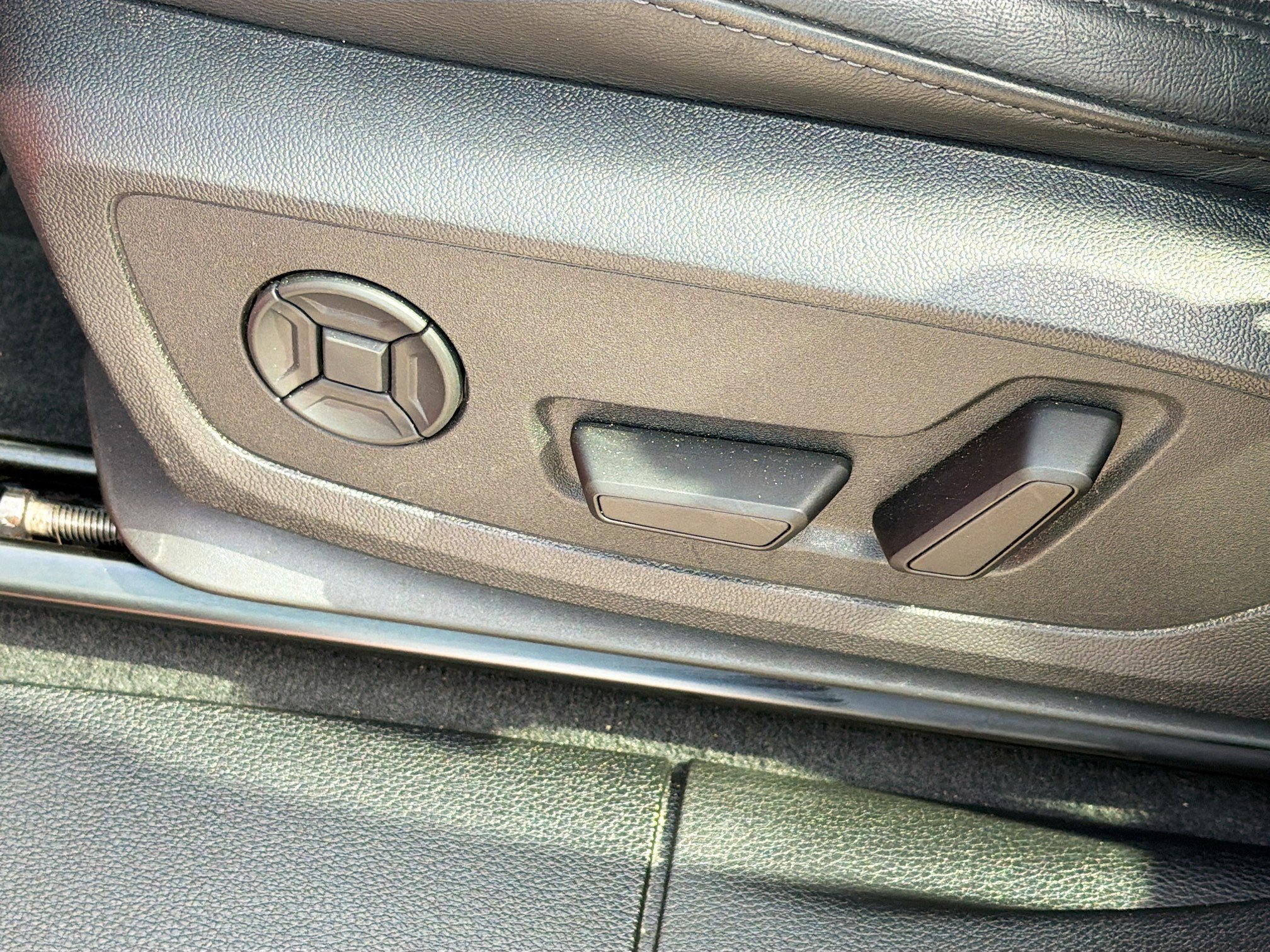 Used 2025 Audi Q3 2.0T Premium image 25