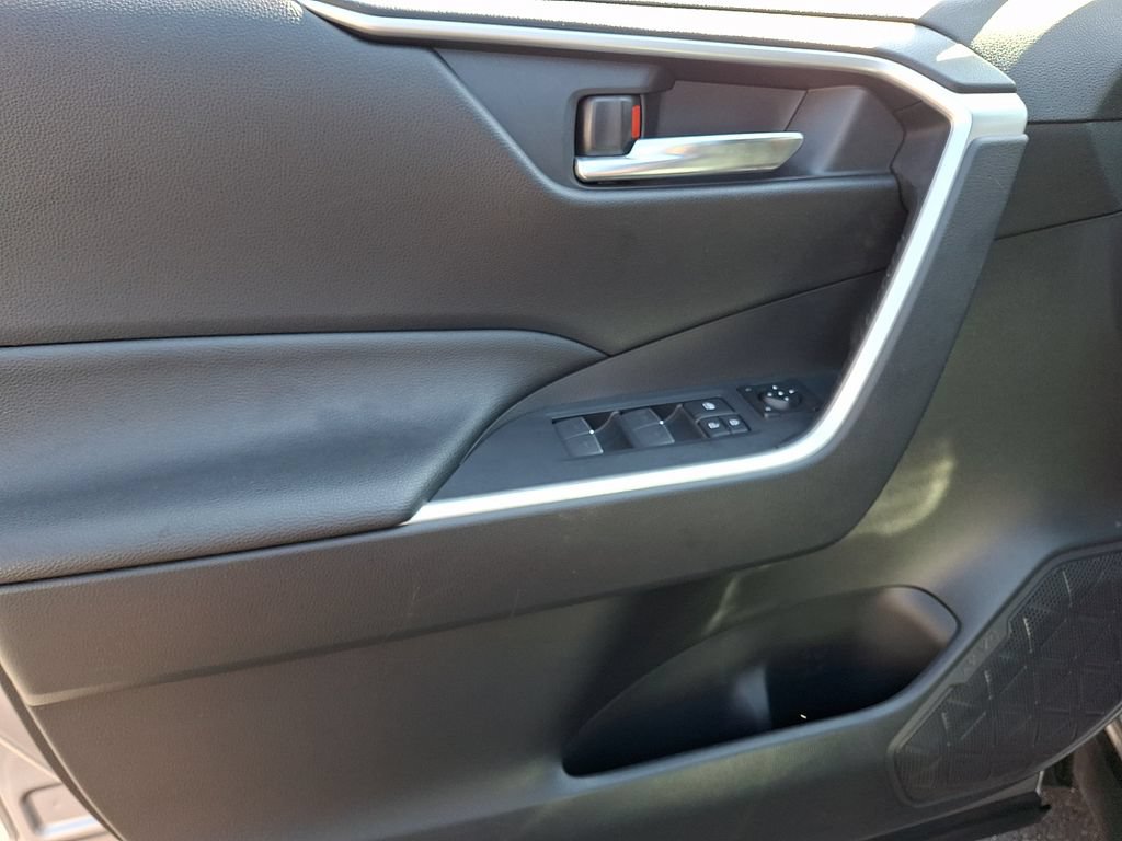 Used 2022 Toyota RAV4 SE w/ Weather & Moonroof Package AWD/4WD image 13