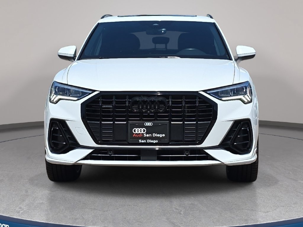 Used 2022 Audi Q3 2.0T Premium Plus w/ Premium Plus Package AWD/4WD image 3