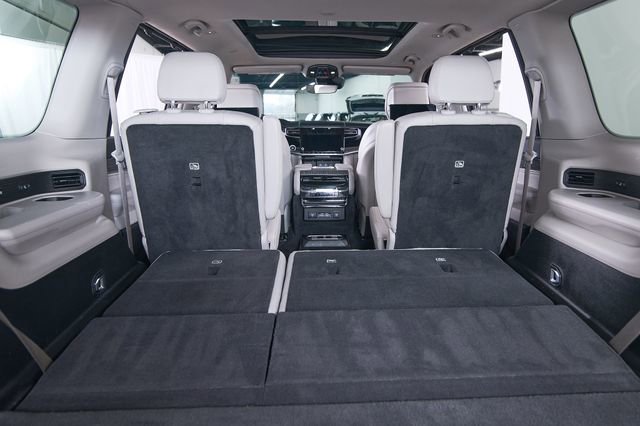 Used 2023 Jeep Wagoneer Series III w/ Premium Group I image 24