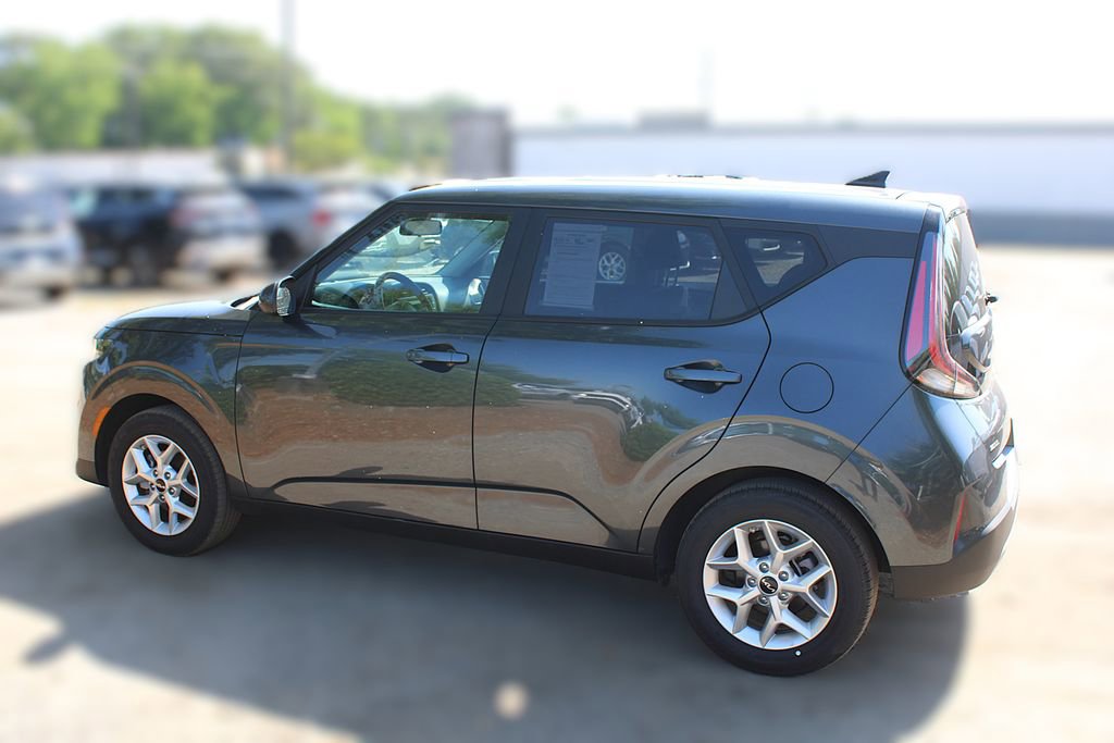 Certified 2025 Kia Soul LX w/ LX Technology Package image 12