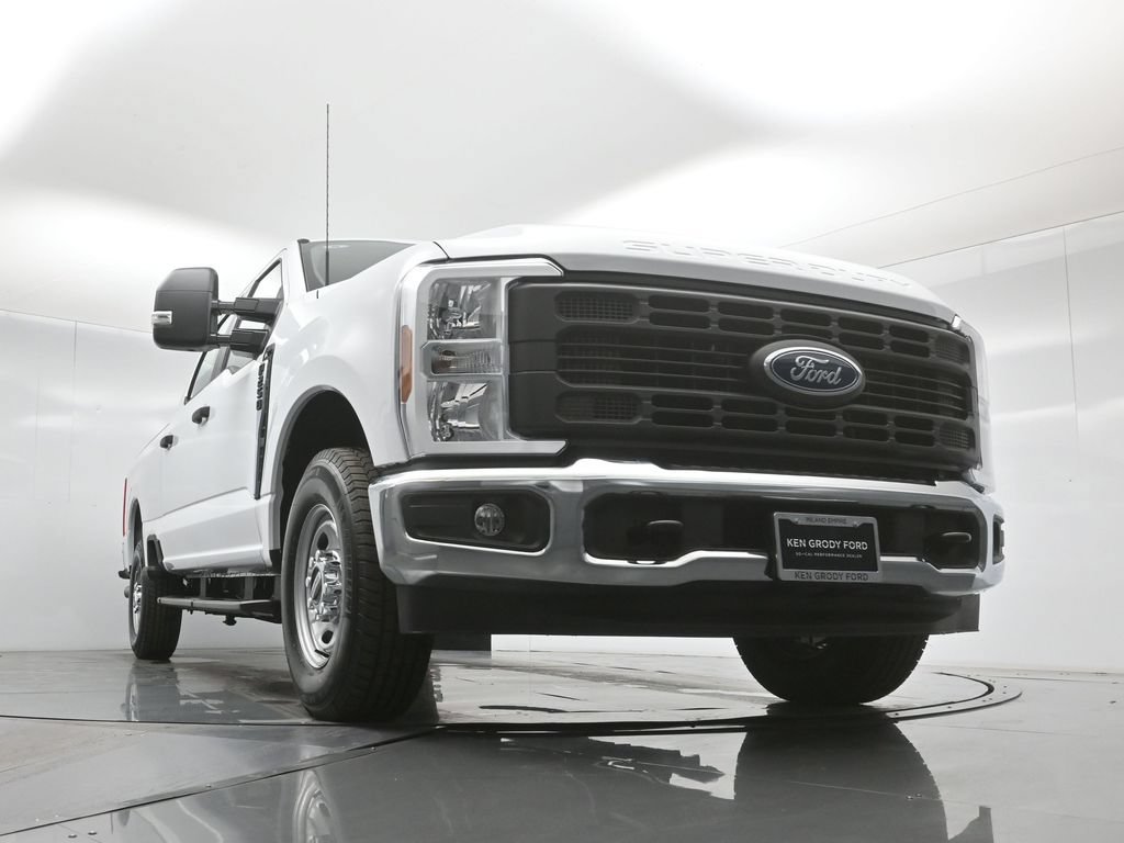 New 2026 Ford F250 XL w/ XL Chrome Package RWD image 42