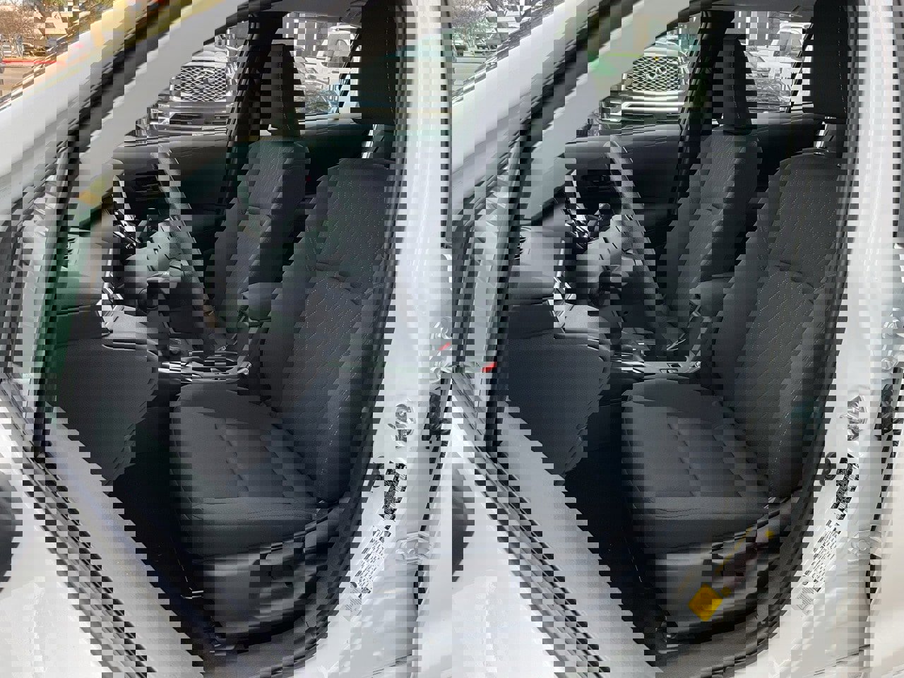 Used 2025 Toyota Corolla LE image 13