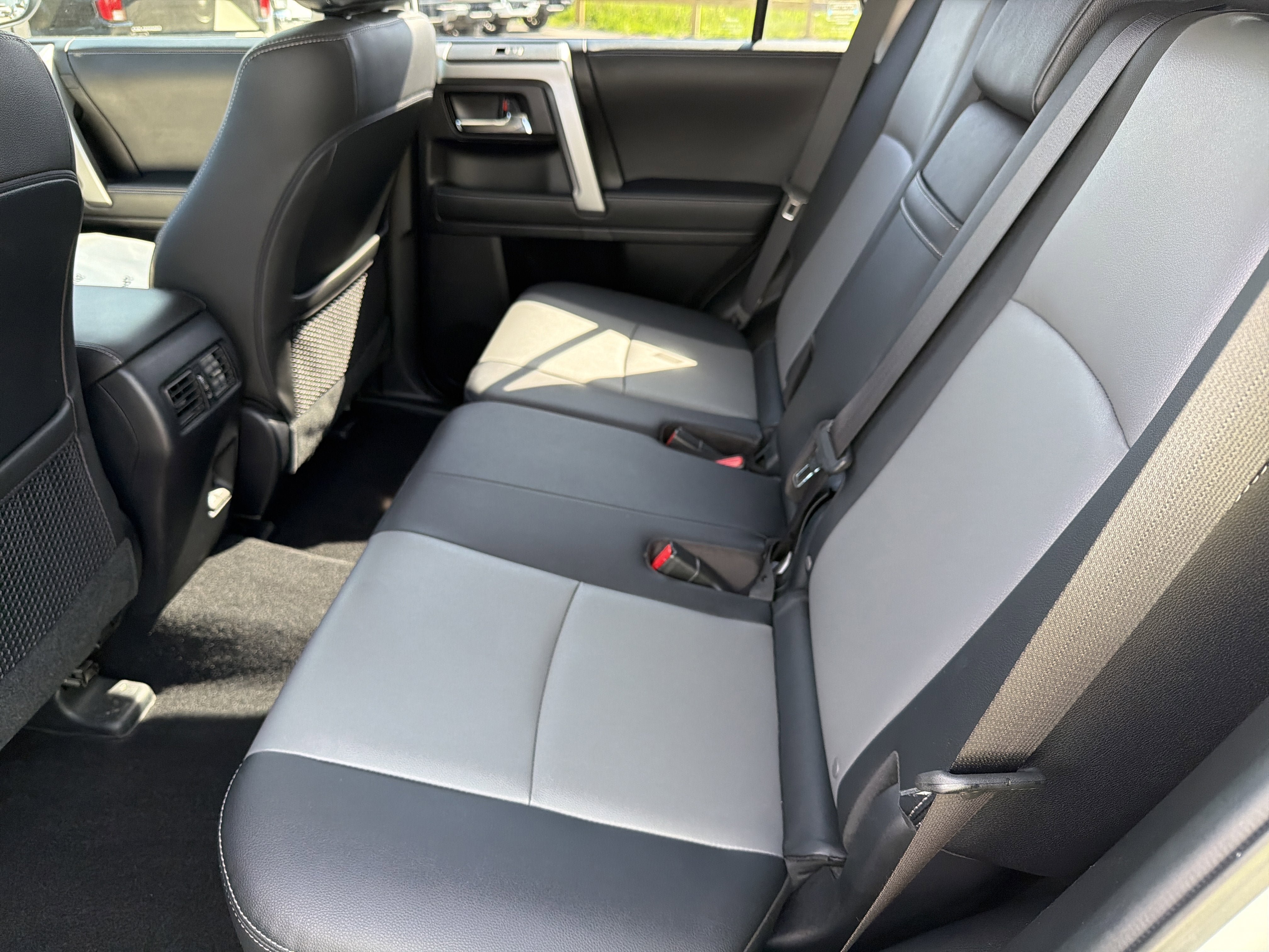 Used 2023 Toyota 4Runner SR5 Premium w/ Moonroof Package AWD/4WD image 25