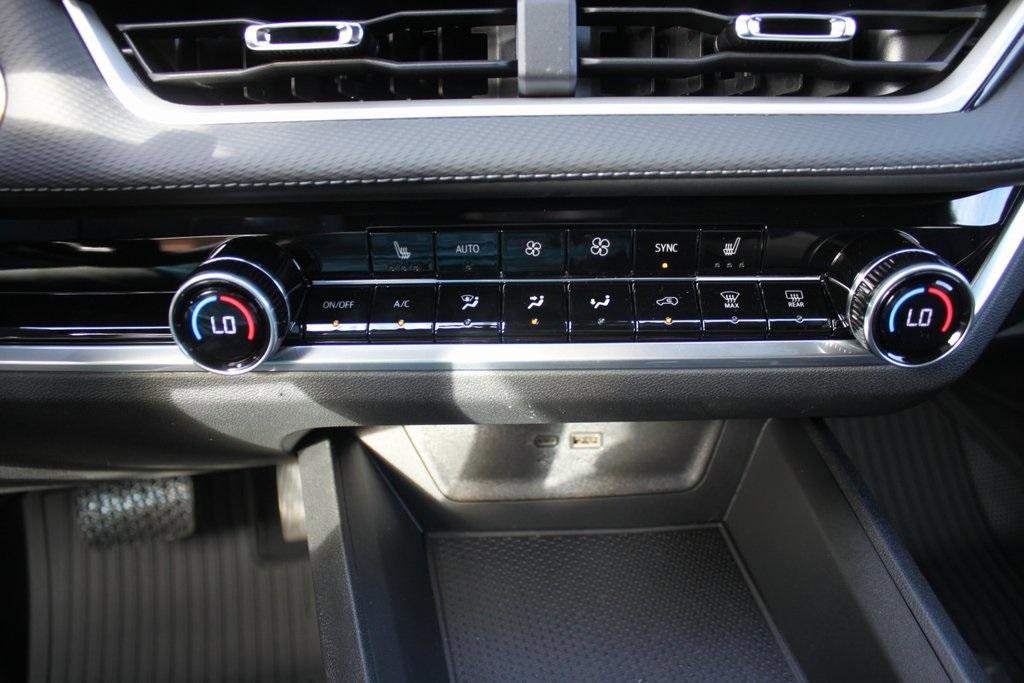 New 2026 Chevrolet Equinox LT w/ Convenience Package II image 15