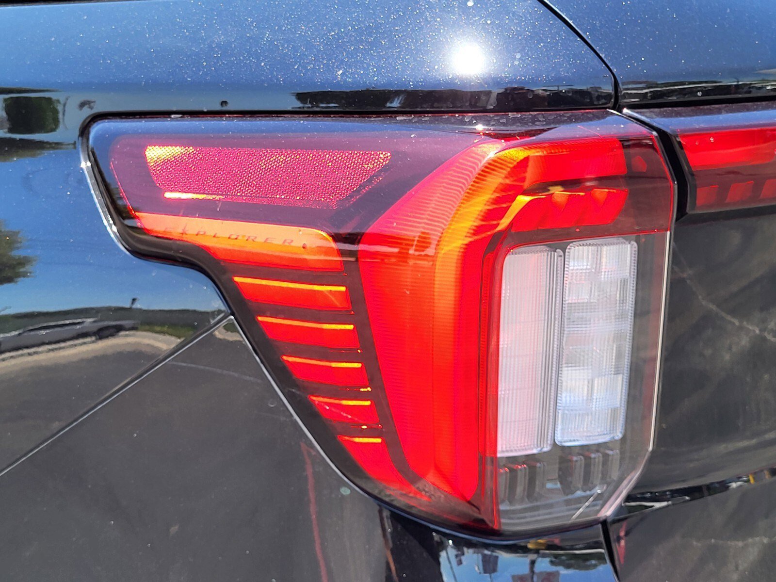 Used 2025 Ford Explorer Active RWD image 10